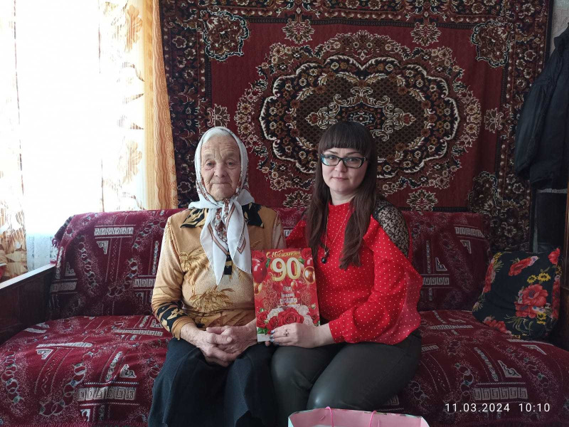 90 лет жительнице с. Ильинское Чибиревой Нине Павловне.